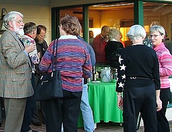 Gary and some women 5434.jpg